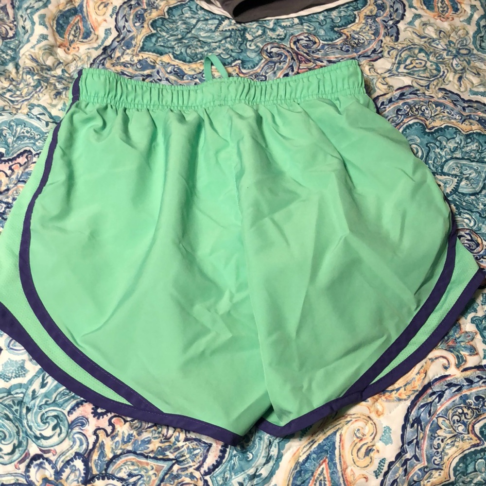Shorts - Picture 3 of 3